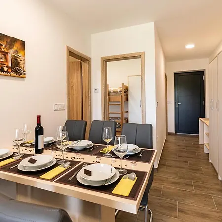 Apartmaji Banonia Verzej