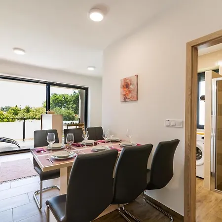 Apartmaji Banonia Verzej