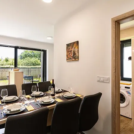 Apartmaji Banonia Apartman Verzej
