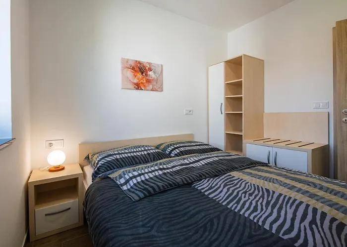 דירה Apartmaji Banonia