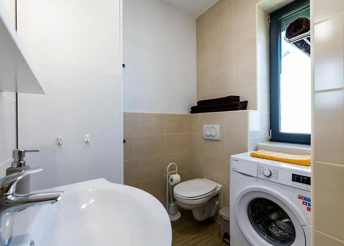 Apartmaji Banonia 베라이