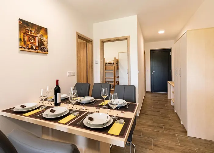 Apartmaji Banonia 베라이